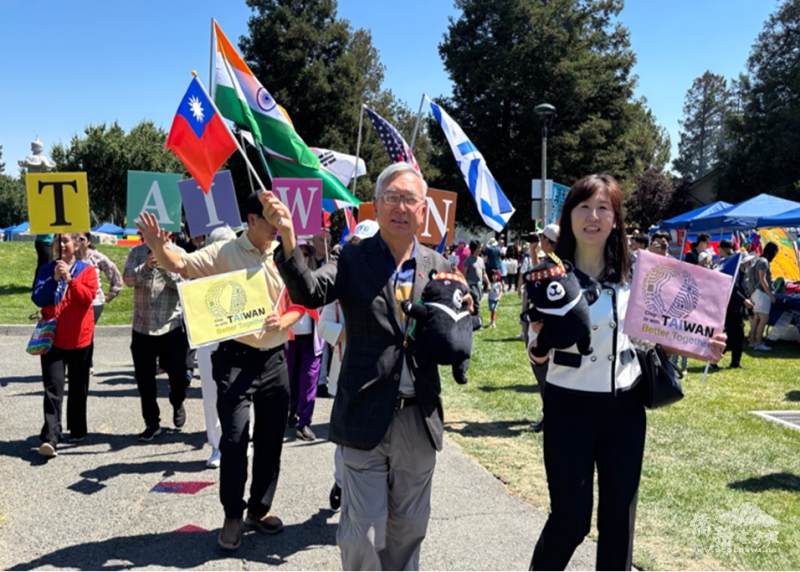 駐舊金山辦事處副處長朱永昌、金山灣區文教中心主任莊雅淑、僑務委員與僑社及各族裔遊行聲援臺灣加入UN
