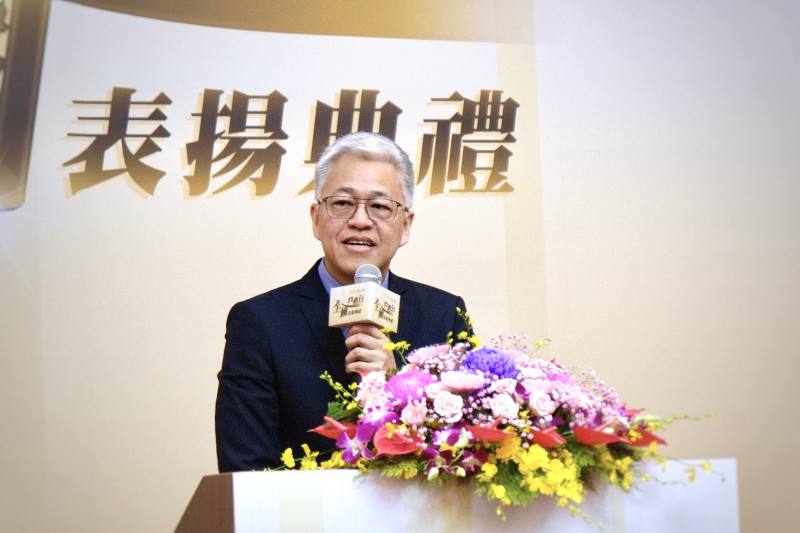 內政部吳堂安常務次長出席戶政績優人員頒獎典禮