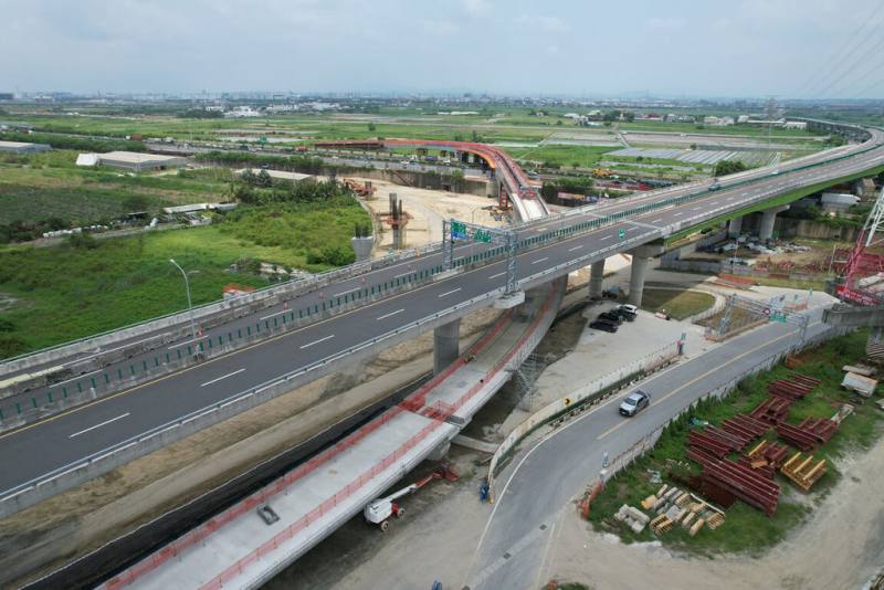 台南市「國道1號北外環交流道工程」目前進度約62%，預計民國115年12月完工。（台南市工務局提供）