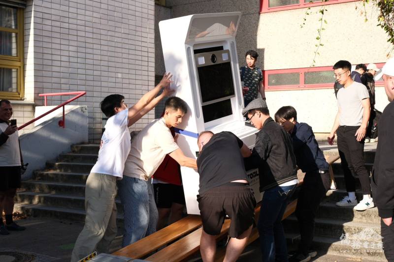 幕後人員與志工齊心齊力