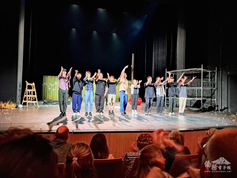 台灣FOCASA馬戲團帶著臺灣精彩且精緻的作品感動在場800名觀眾的心