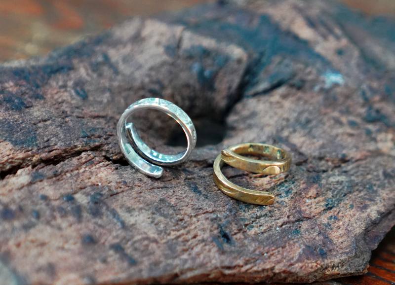 金工實作課程打造出的親子對戒作品，充滿創意