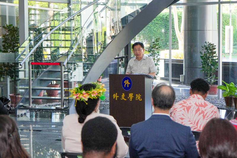 外交部常務次長葛葆萱歡迎學員來台參訓，並強調「原民外交」為「總合外交」重要一環