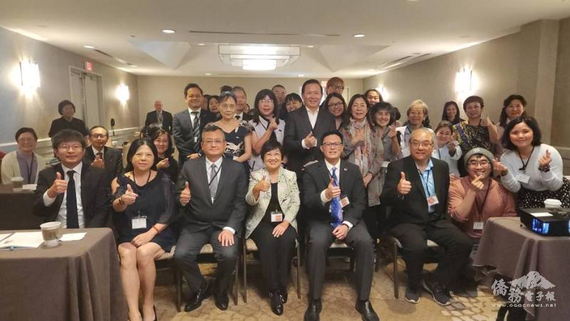 113年 8 月10 日委員長徐佳青出席全美中文學校聯合總會辦理之「全美臺灣華語文學習中心高峰會」論壇交流,鼓勵各學習中心以多元、包容、彈性、數位化之特色做出市場區隔,以建構全球華語文學習品牌