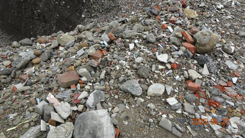 建築廢棄物混合物回填於農地上