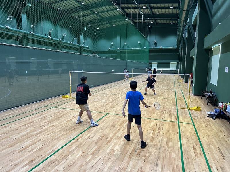 台中市豐原國民暨兒童運動中心25日起至31日試營運，館內設施多元，有游泳池、健身房、親子探索基地等，並設有兒童球場