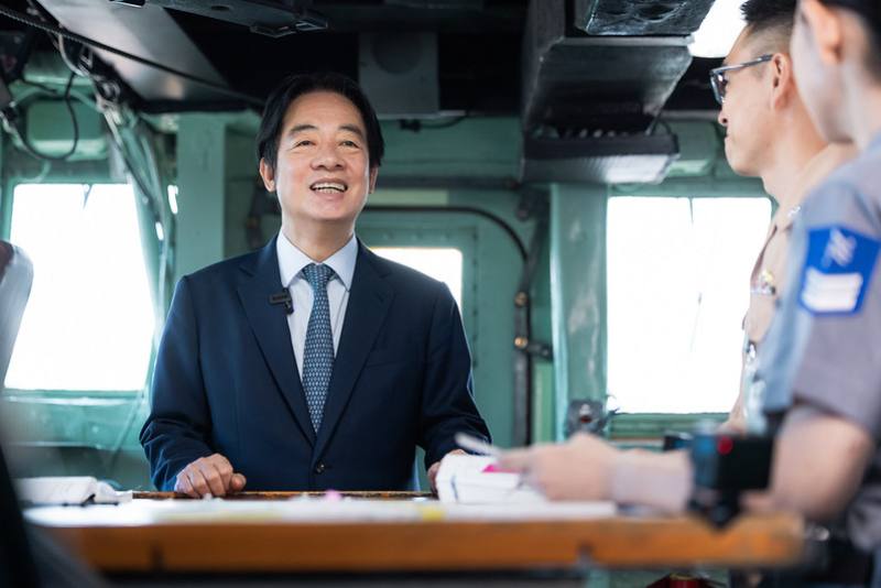 總統錄製莒光園地「與官兵有約」　期勉秉持海軍錨鍊精神守護國家安全