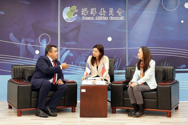 法屬玻里尼西亞政要訪問團團長羅夫齊Teva ROHFRITSCH進行來訪致詞