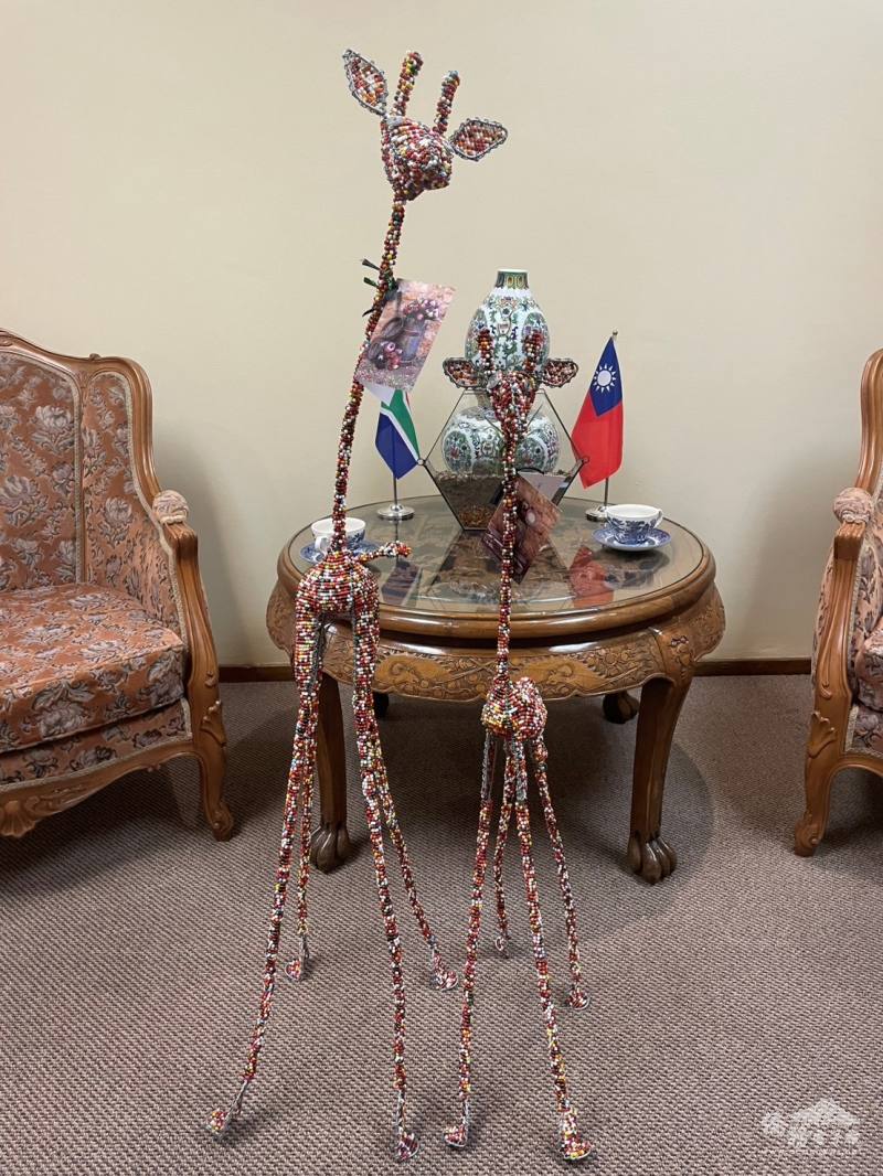 非洲手工串珠紀念品長頸鹿