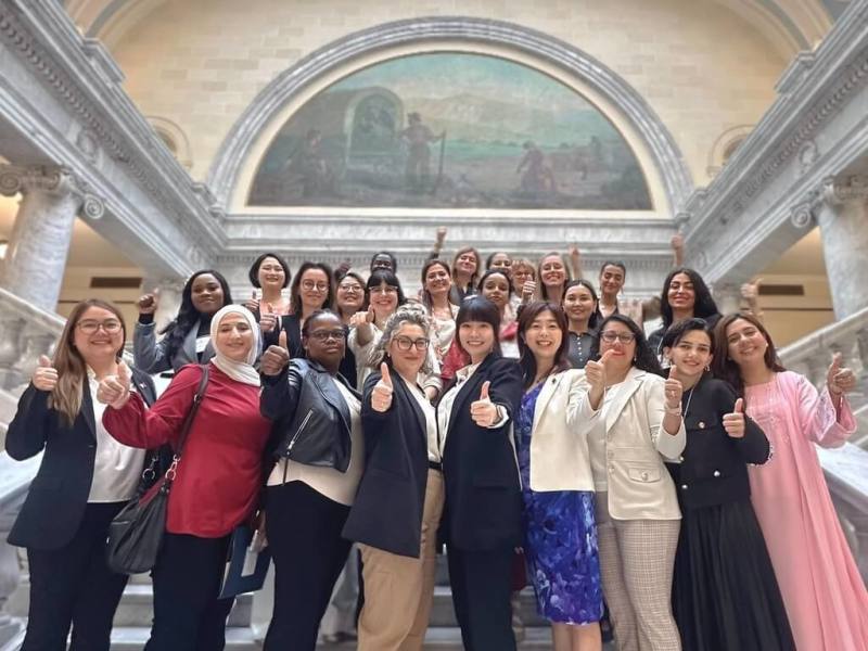 高雄市政府行政暨國際處長張硯卿（前右5）受美國國務院邀請，參與「國際領袖人才訪問計畫」（International Visitor Leadership Program, IVLP），推廣高雄近年城市轉型成果。（張硯卿提供）