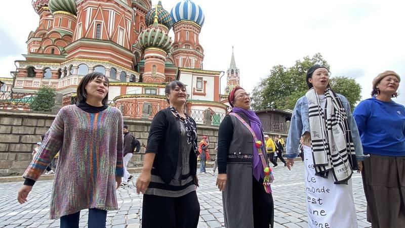 莫斯科國立柴可夫斯基音樂學院舉辦「2025國際音樂節－台灣之夜」原住民文化音樂祭，邀台灣杵音文化藝術團、泰雅及阿美族青年團隊於24日（當地時間）登台演出。團隊並前往紅場聖瓦西裡主教座堂前快閃演出