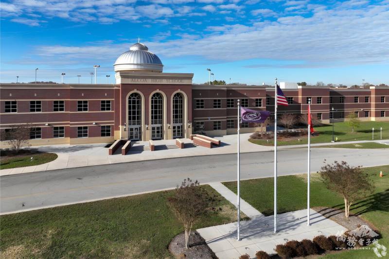 學區辦公室的外觀挺壯麗