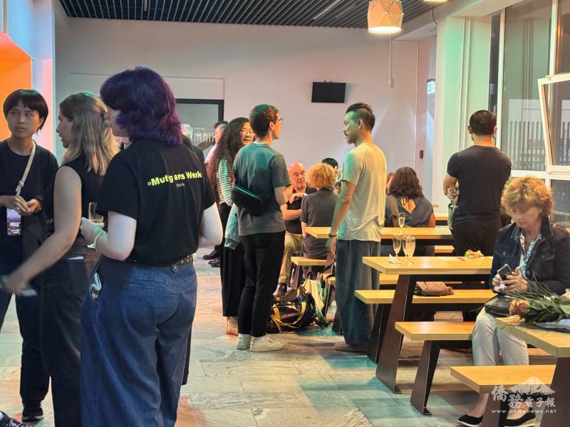 演出結束後，駐德國代表處協助安排策展人、兩位編舞家與觀眾演後交流