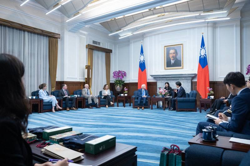 President Lai meets with a delegation led by US Senate Armed Services Committee Chairman Roger Wicker.