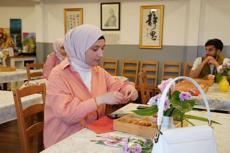 學生體驗食盒設計，將日常飲食轉化為充滿巧思的人文作品。