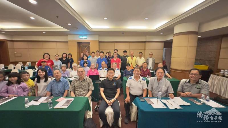 出席講座人員合影