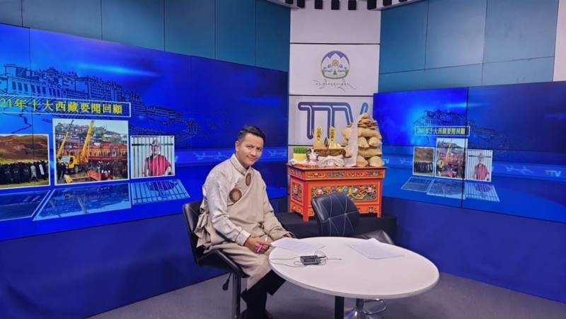 藏人巴桑頓珠（Pasang Dhondup）曾在西藏流亡政府「藏人行政中央」外交與新聞部工作，負責撰寫並播報新聞，他到台灣後，繼續以中文為藏人發聲，希望讓中國更清楚聽見藏人訴求。（巴桑頓珠提供）