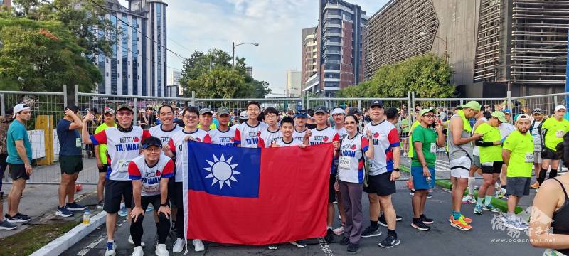 駐瓜地馬拉大使館偕同旅瓜僑胞組成TEAM TAIWAN隊伍