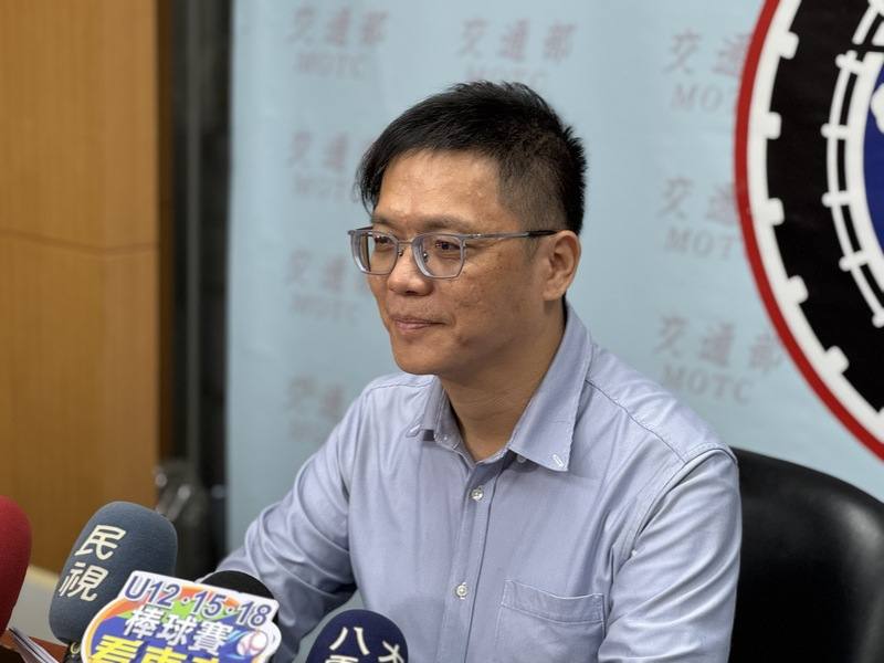 國光客運日前申請停駛14條長期虧損路線，分別由高雄客運、屏東客運及統聯客運接駛。公路局運輸組長梁郭國2日說明，後續還有6條路線申請中，會依照需求、路線性質等進行評估