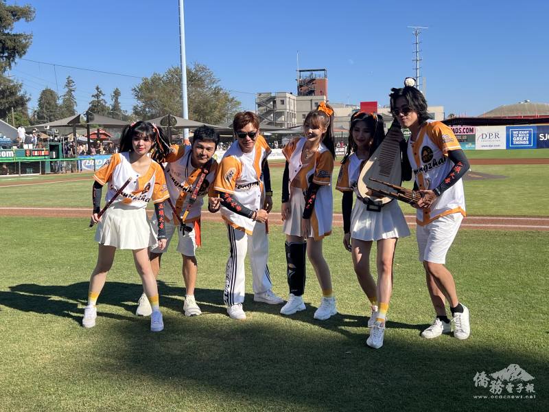 鳳鳴齋國樂團演奏美國國歌