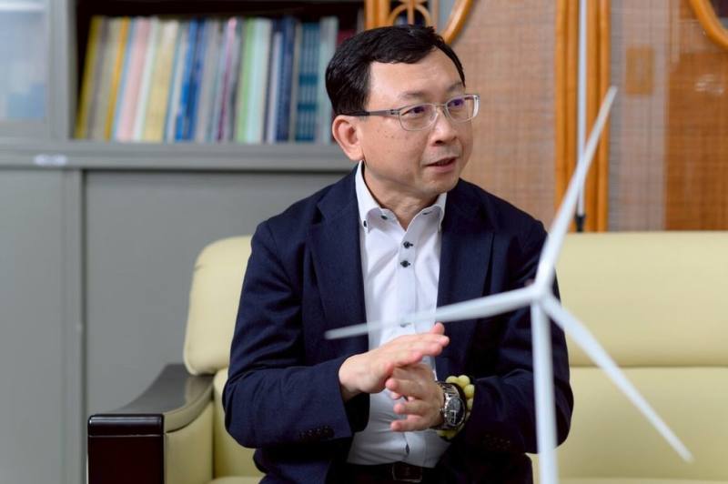 台大工學院院長江茂雄為台大離岸風力發電學分學程設立的重要推手，希望透過學程為台灣培育離岸風電的高階專業人才。（江茂雄提供）