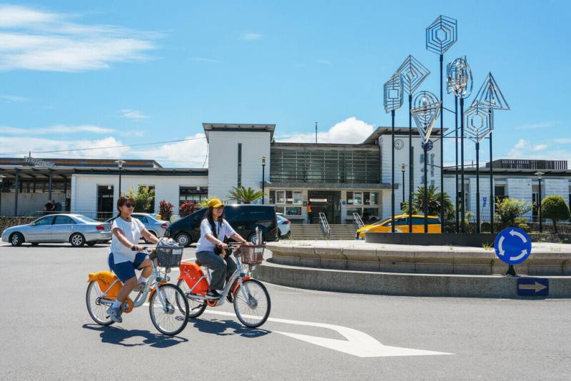 台東縣政府發展綠色運輸，引進YouBike2.0後，目前站點已遍布台東市主要區域，正逐步於關山、成功等地擴點，已進駐6鄉鎮（台東縣政府提供）