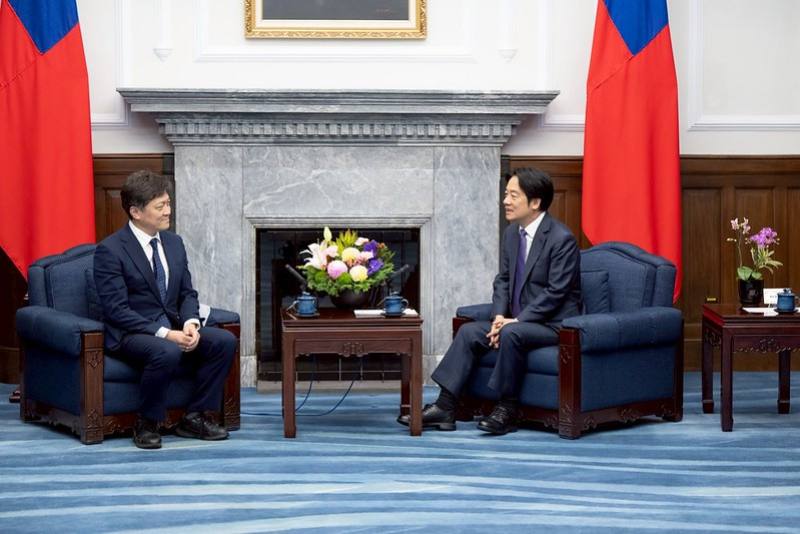 President Lai Ching-te meets with a delegation from the University of Tokyo’s cross-strait relations research group.