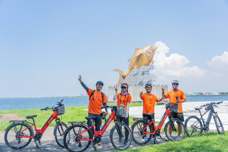 大鵬灣國家風景區管理處推廣綠色低碳旅遊，新推出2條Light One Bike單車遊程，邀請民眾以自行車結合生態導覽及文化體驗，深度慢遊屏東大鵬灣。（大鵬灣國家風景區管理處提供）