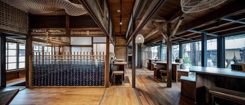 「花蓮將軍府1936」為日治時期的高階軍官宿舍群，由花蓮縣文化局爭取經費修復，依循日式木構技法，並強化防蟲、防潮工法提升耐久性；內部空間導入空調、照明、消防與嵌入式家具設計，兼顧歷史氛圍與現代使用需求（花蓮縣文化局提供）