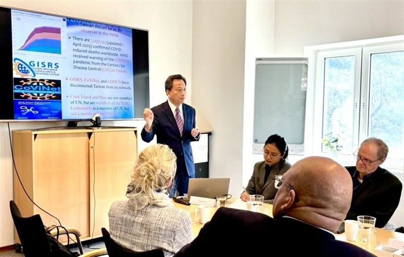 Taiwan’s Representative to Sweden, Gu Ruey-sheng (second left). Photo courtesy of the Taipei Mission in Sweden