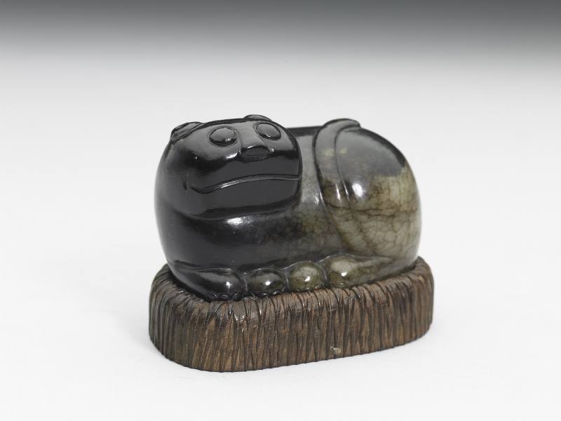 故宮加菲貓，萌翻布拉格！故宮余佩瑾副院長推薦喵星人代表〈墨玉貓〉，憨萌模樣觀眾