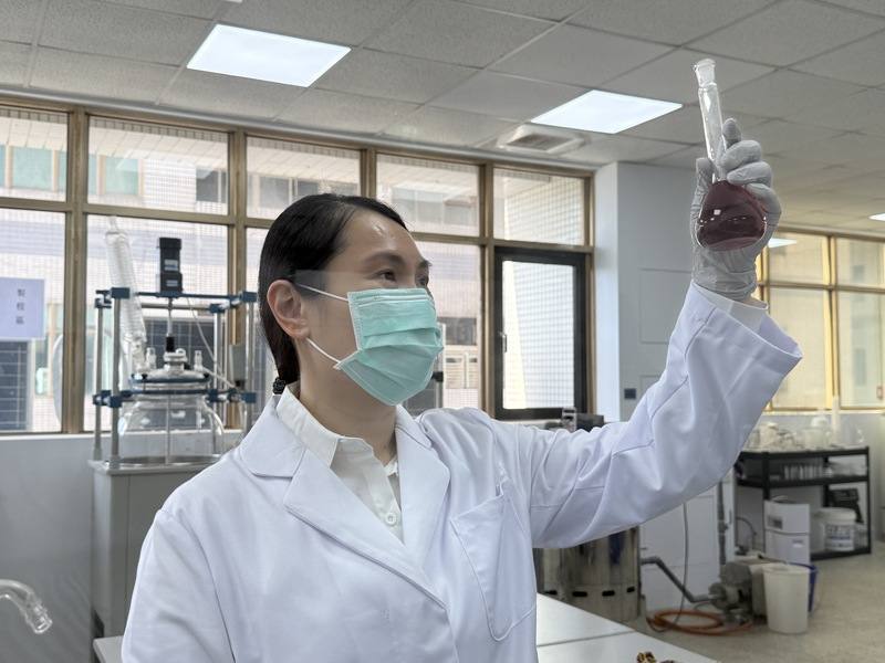 安美洛分子科技將胺基酸與金屬結合，研發出新型「胺基酸螯合肥料」，為農業的病蟲害問題帶來全新解方