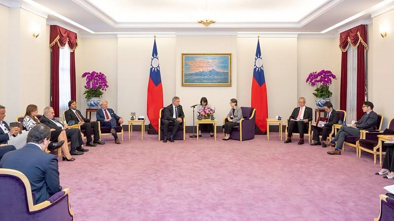 副總統接見「義大利國會友台協會共同主席帕洛里訪團」，並相互交流