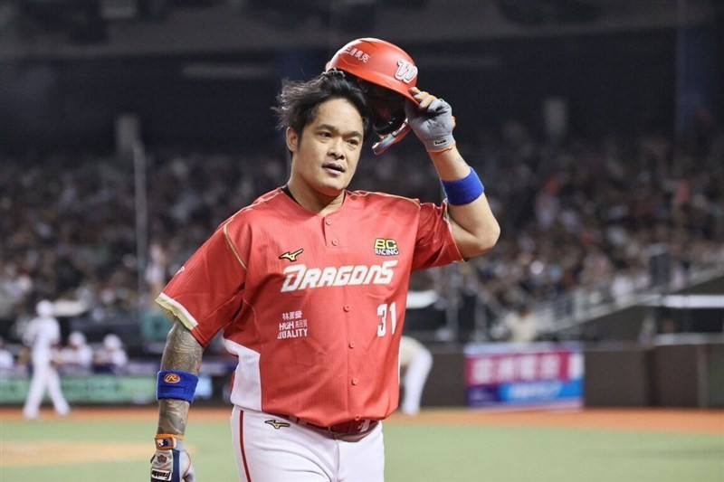 Wei Chuan Dragons slugger Ngayaw‧Ake'. Photo courtesy of the Wei Chuan Dragons