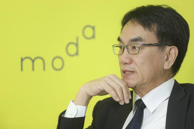 為扶植AI新創企業，數發部已向國發基金爭取百億投資，數發部長林宜敬表示，目前已進入審理階段，將尋找好的投資標的注資，「我最看好的其實是生技醫療衛生產業」。