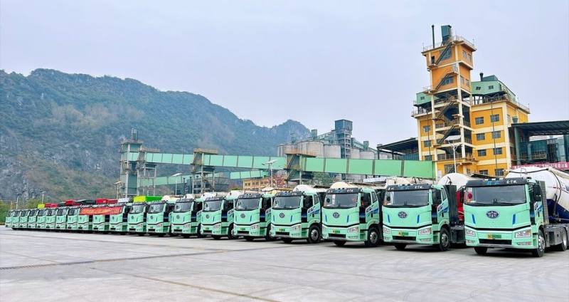 台泥5日宣布，發布中英文永續報告書及首份「公正轉型報告」，此為台泥於2024年5月宣布轉型為集團控股公司後，首次整合發布全球事業體的永續作為以及ESG績效。（台泥提供）