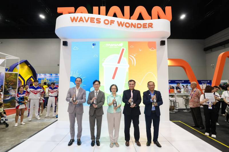 台灣館美味登場 邀請馬國民眾「來台灣喝一杯」