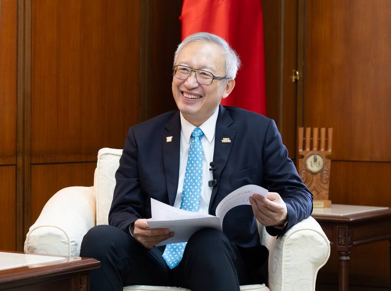 外交部政次吳志中曾任駐法代表6年，期間碰上疫情封城，吳志中表示，他當時突發奇想準備台式便當，邀請法國議員來駐法國代表處開「便當會」解釋台灣處境，促成法國上下議院挺台