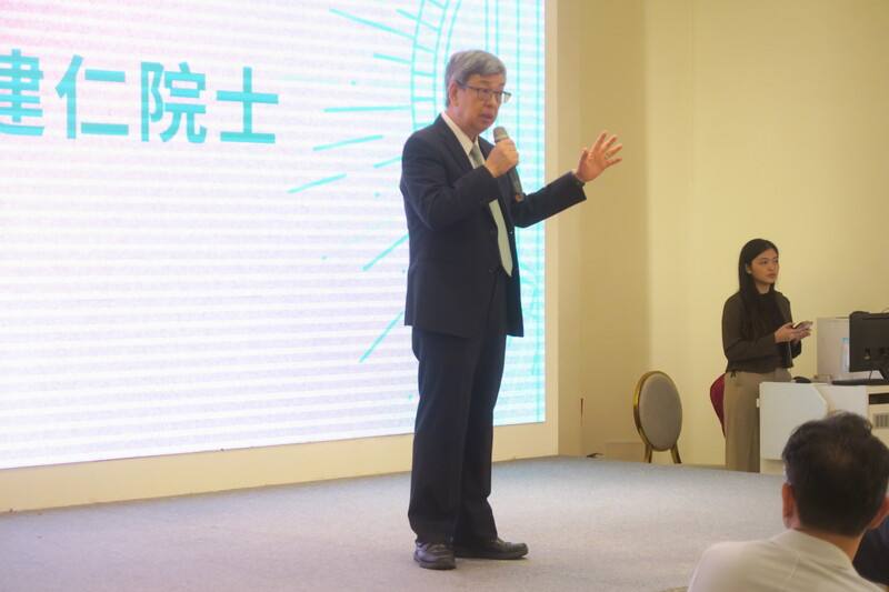 前副總統陳建仁6日於台灣聯合國協進會晚間舉行2025感恩餐會發表演講