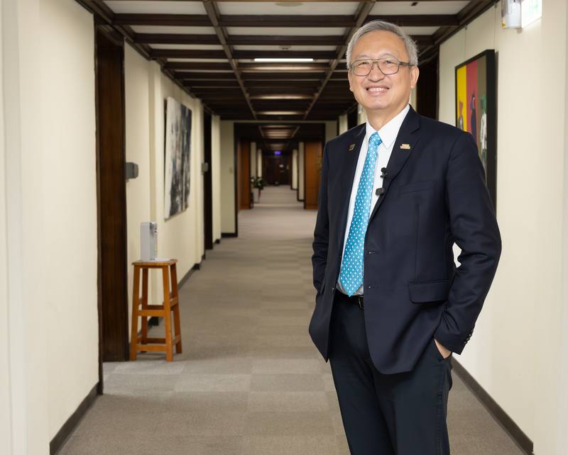 外交部與文化部共同推動「2025歐洲台灣文化年」，外交部政次吳志中專訪表示，台灣代表華人社會成功的選擇，儘管受到中國軍事威脅，仍堅持民主道路，這樣成功的故事，是令人佩服的「台灣傳奇」，透過文化傳達，格外具有意義