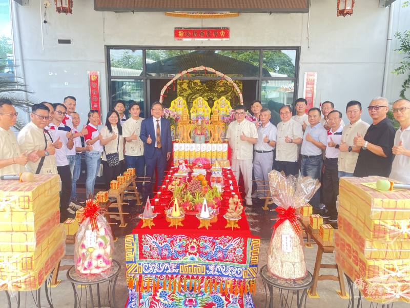 新順臺灣商會舉辦地官大帝聖誕千秋，駐越南代表處大使劉世忠受邀擔任聖誕主祭官