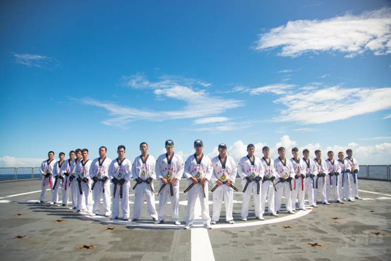 陸戰莒拳隊合影