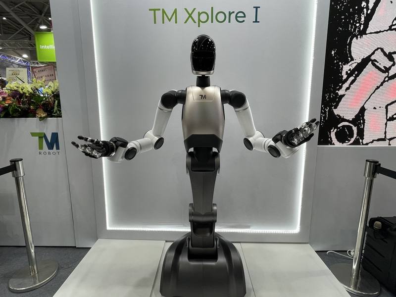 SEMICON Taiwan 2025國際半導體展本週登場，特別規劃微機電暨感測器論壇，探討機器人感測元件技術應用。 圖為達明的人形機器人產品