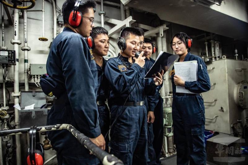 理工學院學生透過聲力電話與各部位聯繫