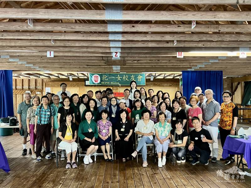 參與野餐活動成員全體合影