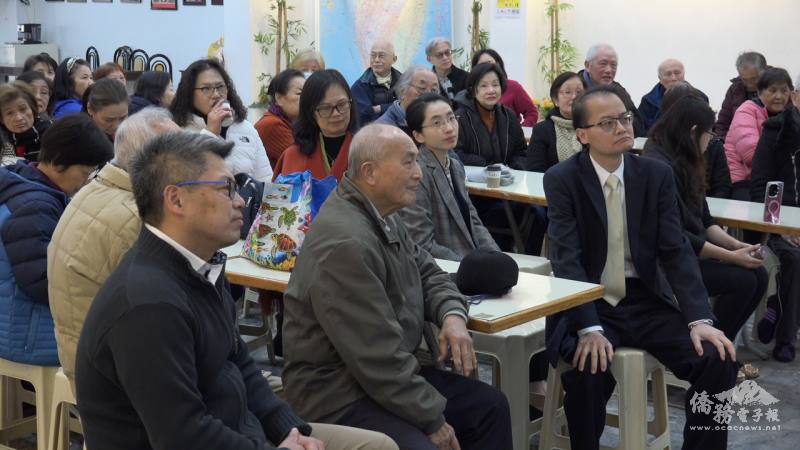 左起臺灣僑民聯合會理事長洪瑞堂、僑務委員陳俊宏、駐阿根廷代表處經濟組組長吳志華