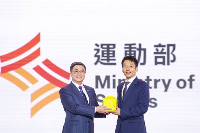 行政院長卓榮泰9日陪同賴清德總統出席「運動部揭牌暨部長布達典禮」，期勉奪得2屆奧運金牌的「金牌部長」李洋上任後，擦亮「運動部」金字招牌，落實總統所提體育政見