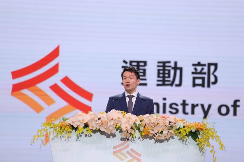 運動部長李洋致詞