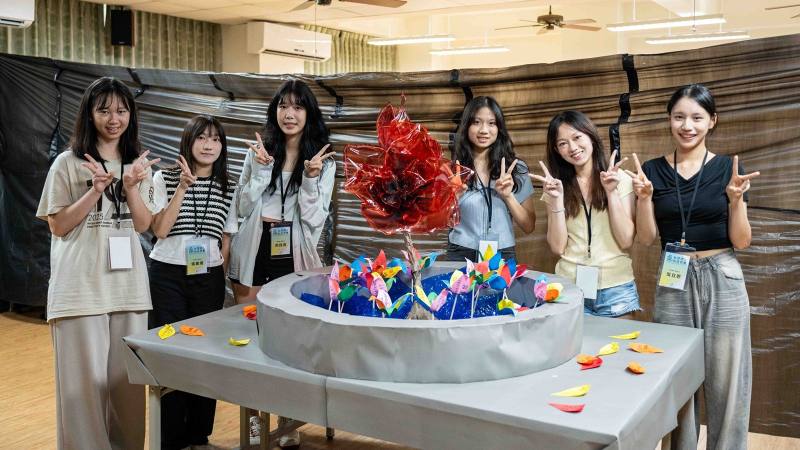 ]一般組冠軍《Drama Queen》及作品雙生花