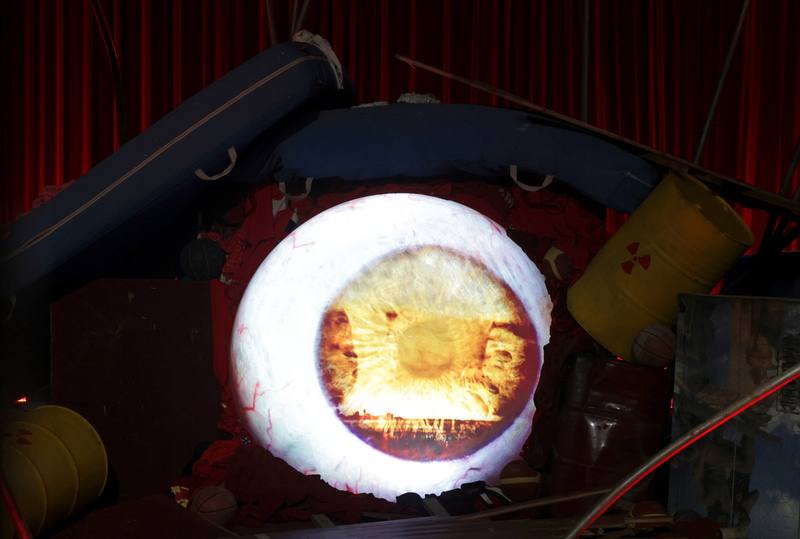 第3屆馬祖國際藝術島正式開跑，日本藝術家柳幸典（Yukinori Yanagi）經典代表作「哥吉拉計畫 ー 健康島嶼幸福馬祖」，將廢棄的南竿舊體育場在拆除前改造為展覽場，透過作品中央眼球的「虹膜」，不斷映現的原子彈與氫彈的蘑菇雲影像與爆炸聲，讓觀眾在此同時凝視歷史與當下。